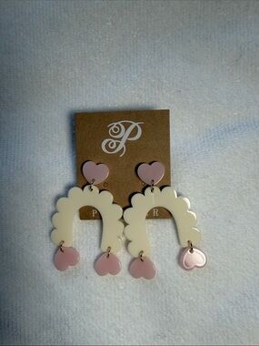 Plunder Cream and Pink Heart Arch Dangle Earrings
